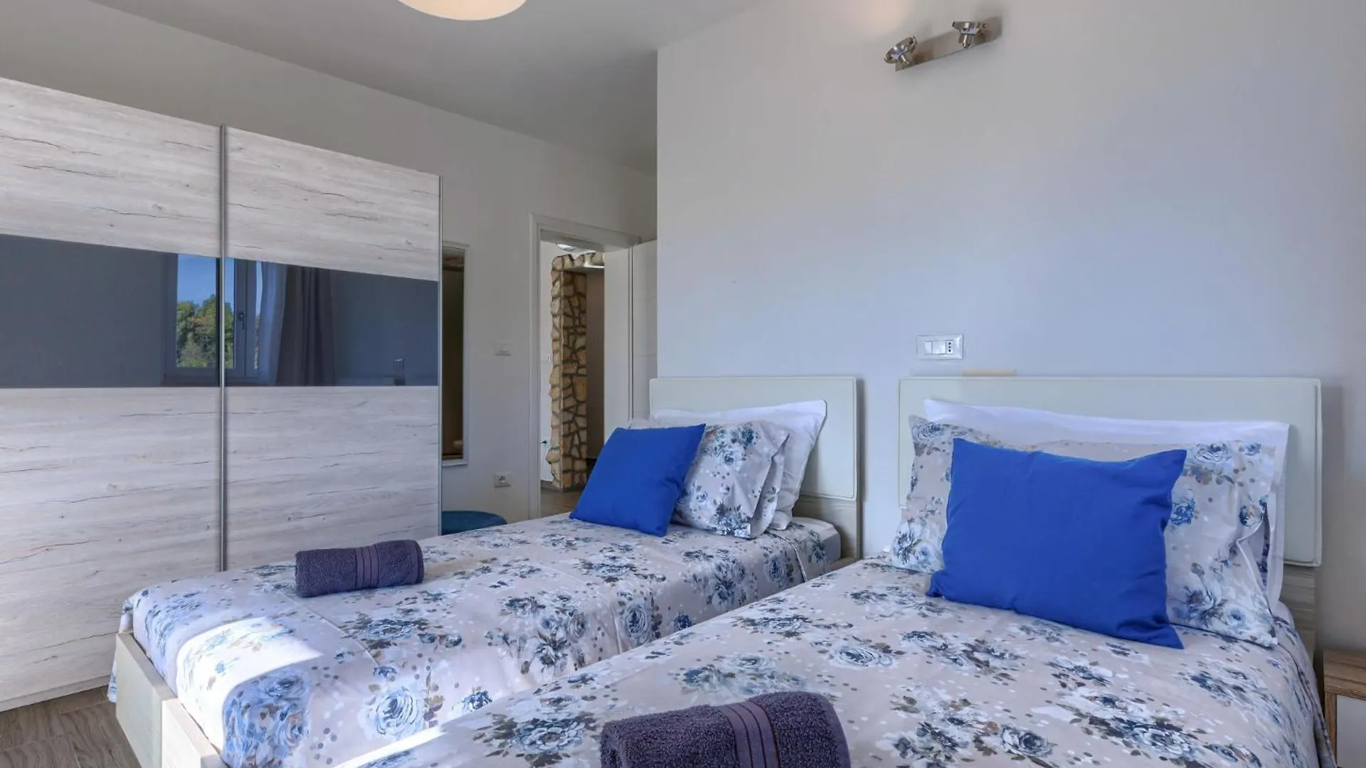 לאבין Holiday Home Villa Veronica By Interhome
